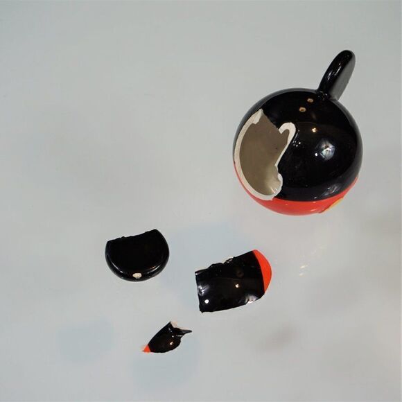 Broken Disney Salt Pepper Shakers For Mosaic Crafts Assemblage Creative Projects - Picture 5 of 6